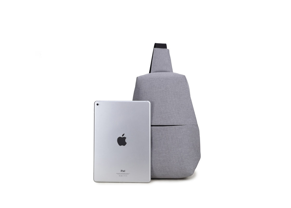 Male chest bag with tidal current